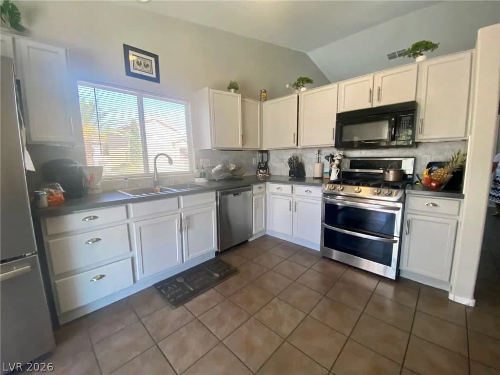 4441 Ivory Jade Avenue photo 4