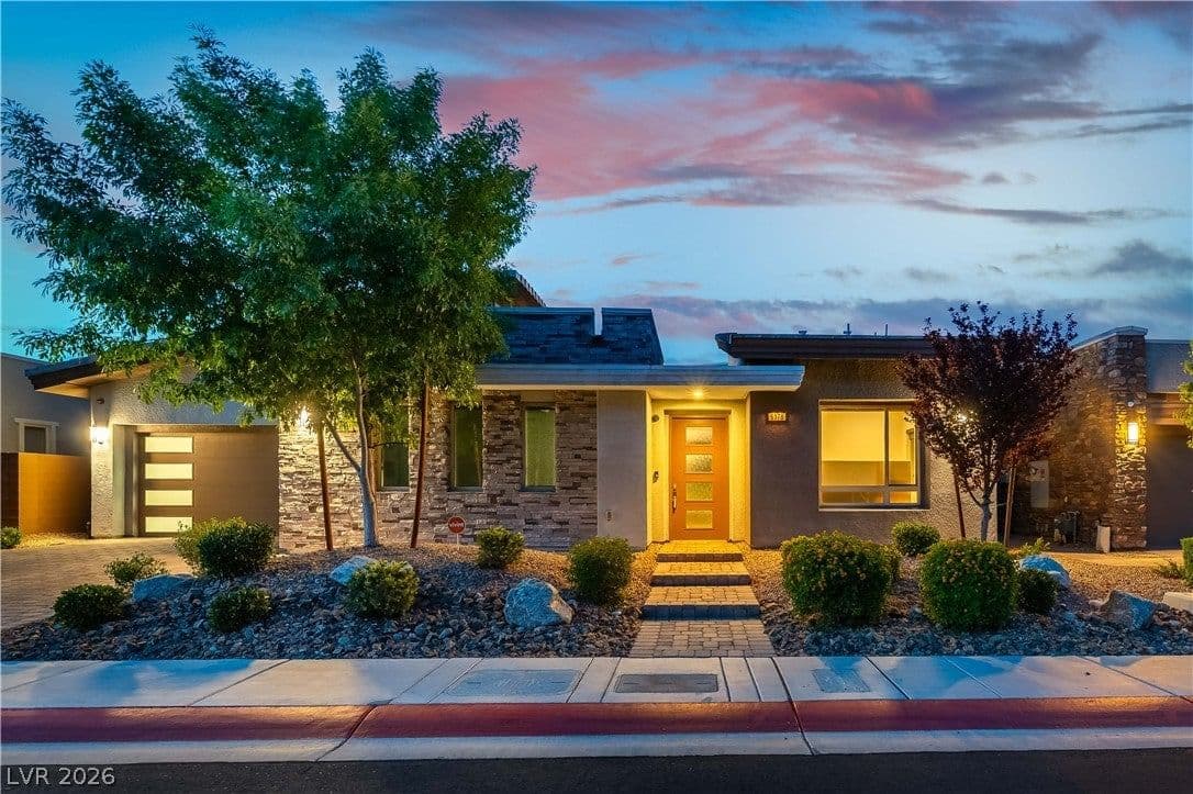 6178 Petroglyph Avenue