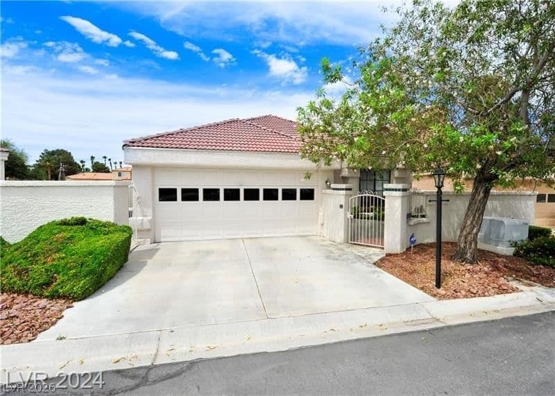 7268 Drifting River Court photo 3