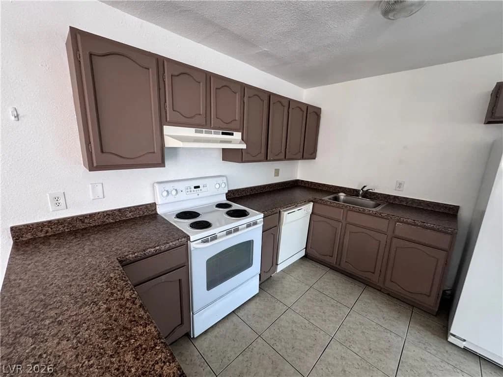 5245 Golden Lane photo 4