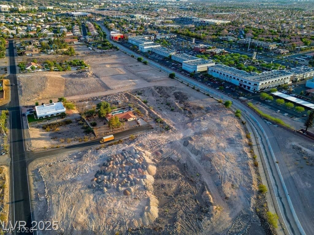 Delano Drive photo 3