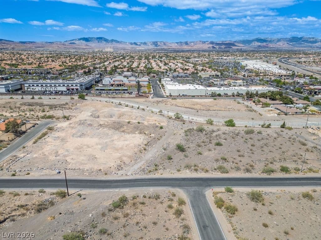 Delano Drive photo 4