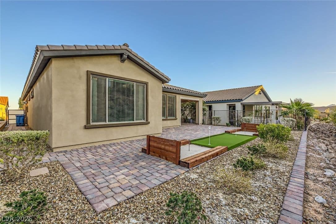53 Stone Yucca Court photo 2