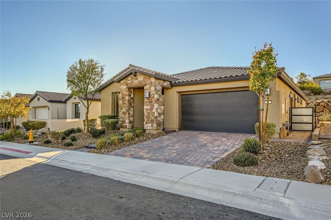 53 Stone Yucca Court photo 4