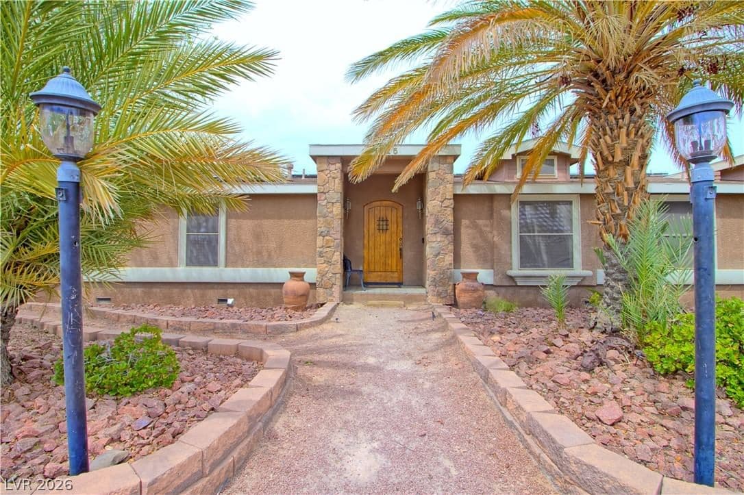 1725 Leonard Lane