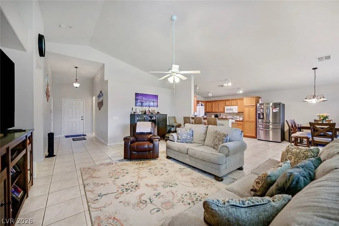 3704 Waynesvill Street photo 4