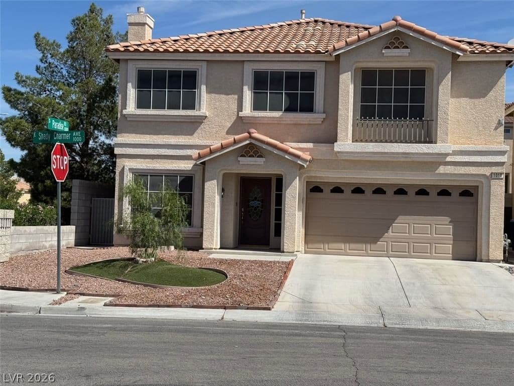 1010 Shady Charmer Avenue photo 2