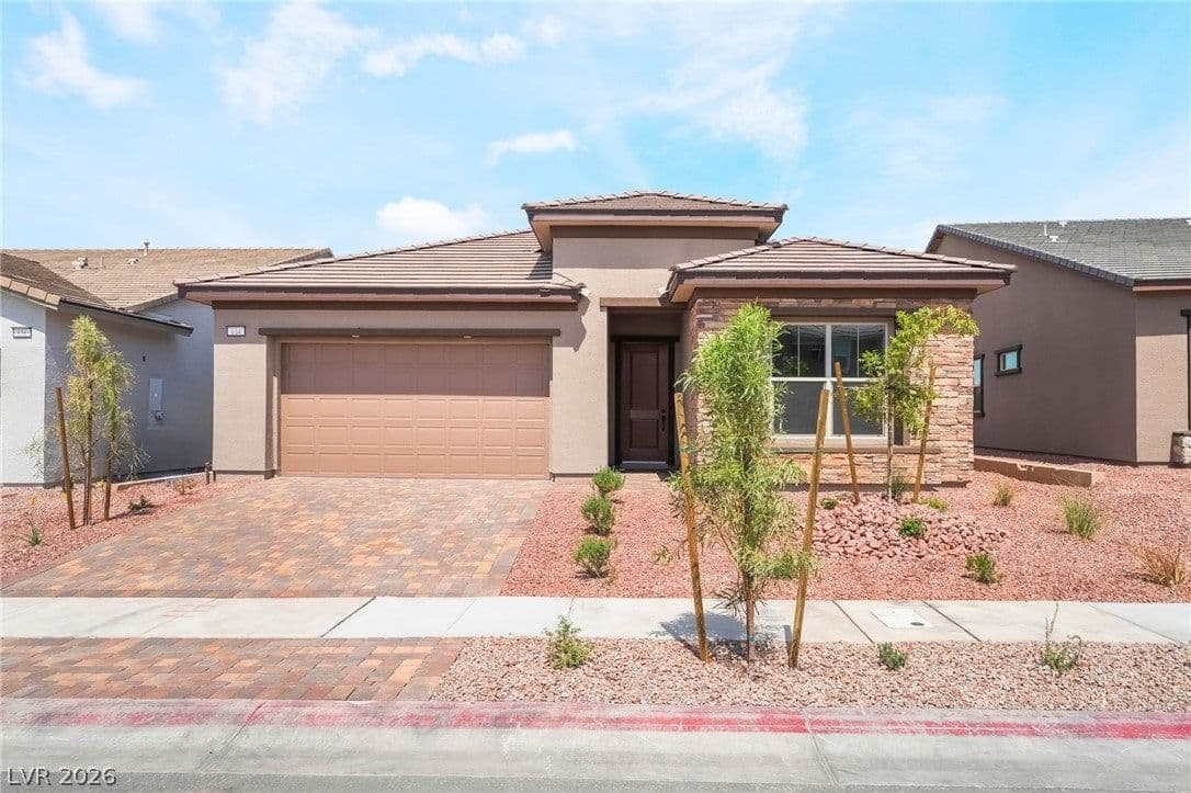 654 Ambridge Drive photo 2
