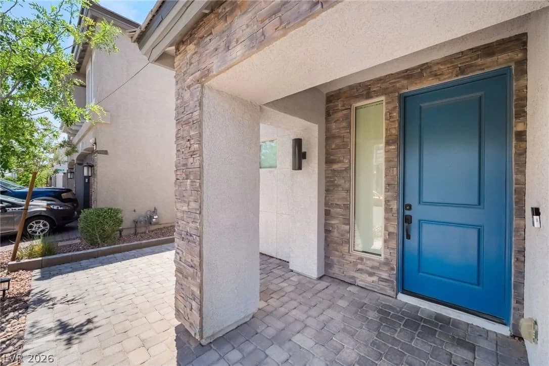 8423 Hawks View Street photo 3