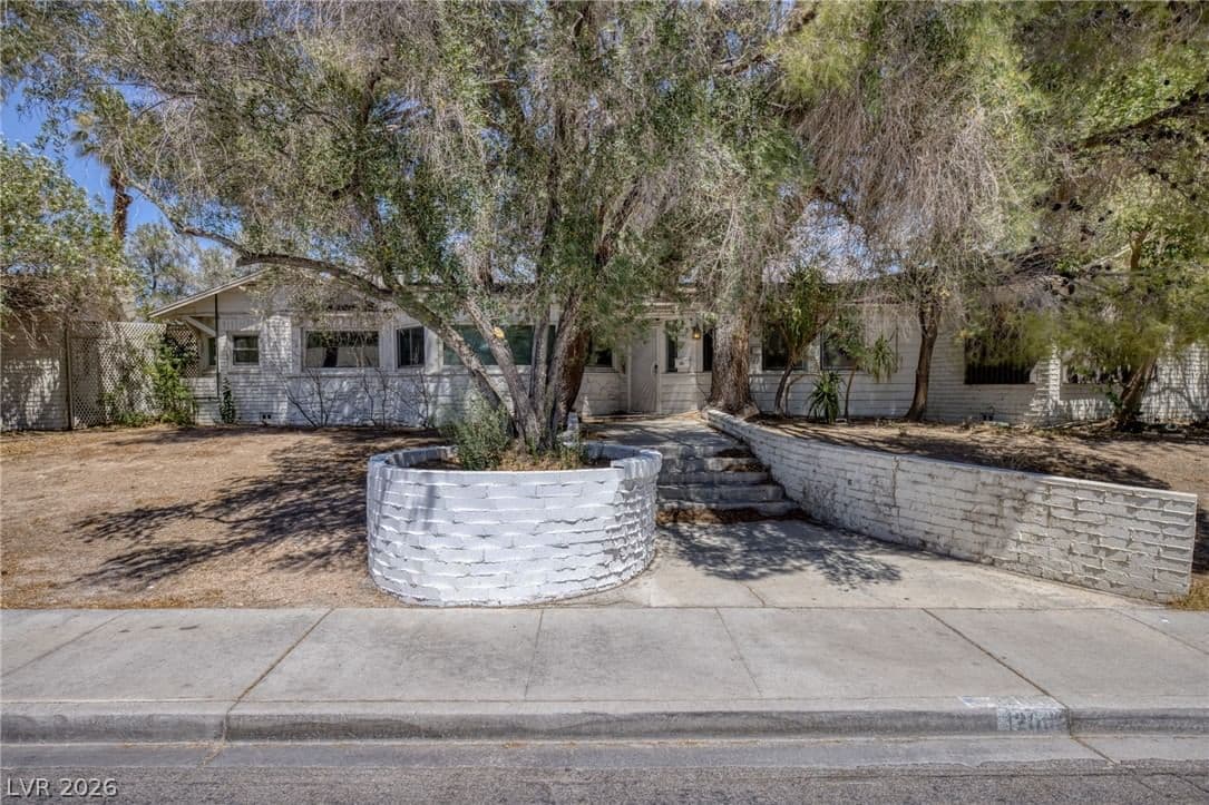 1200 OAK TREE Lane photo 2