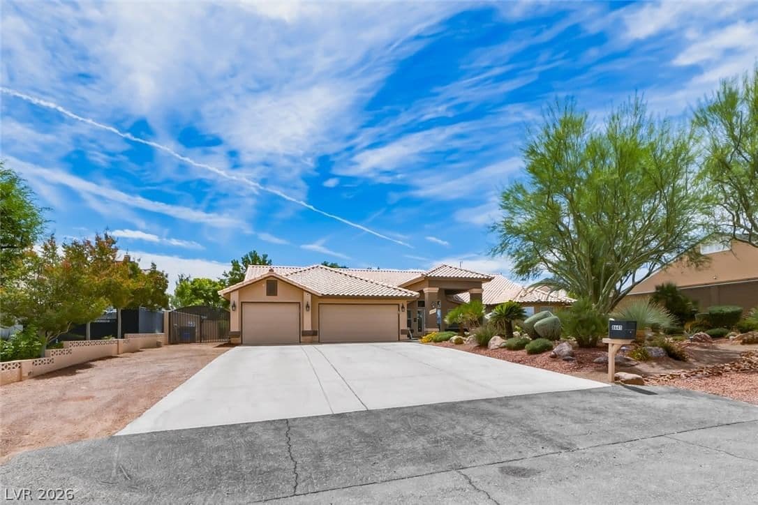 8645 Bright Angel Way photo 2
