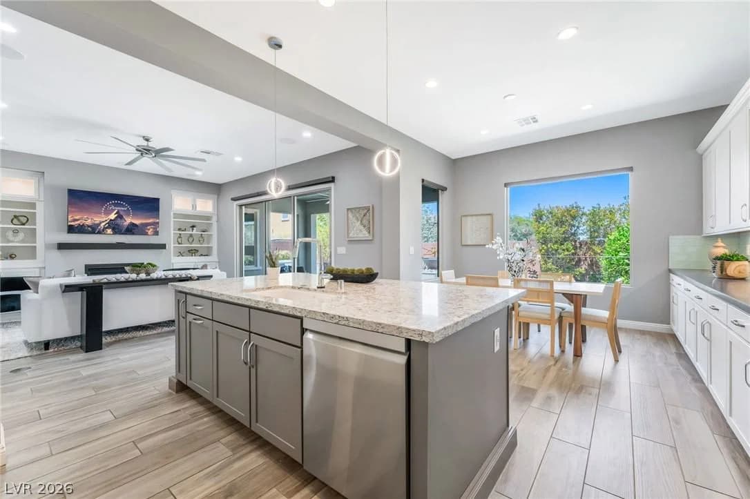 9988 REGENCY SQUARE Avenue photo 3