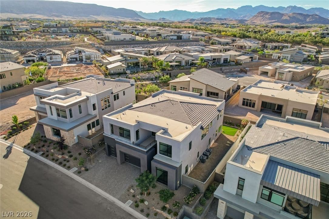 10738 Desert Heights Avenue photo 3