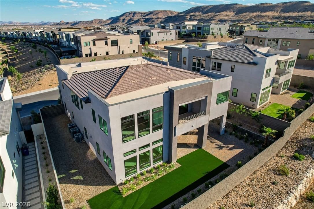 10738 Desert Heights Avenue photo 4