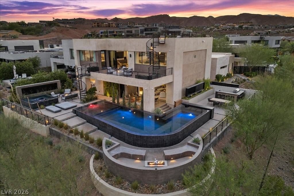 32 Highland Cove Lane