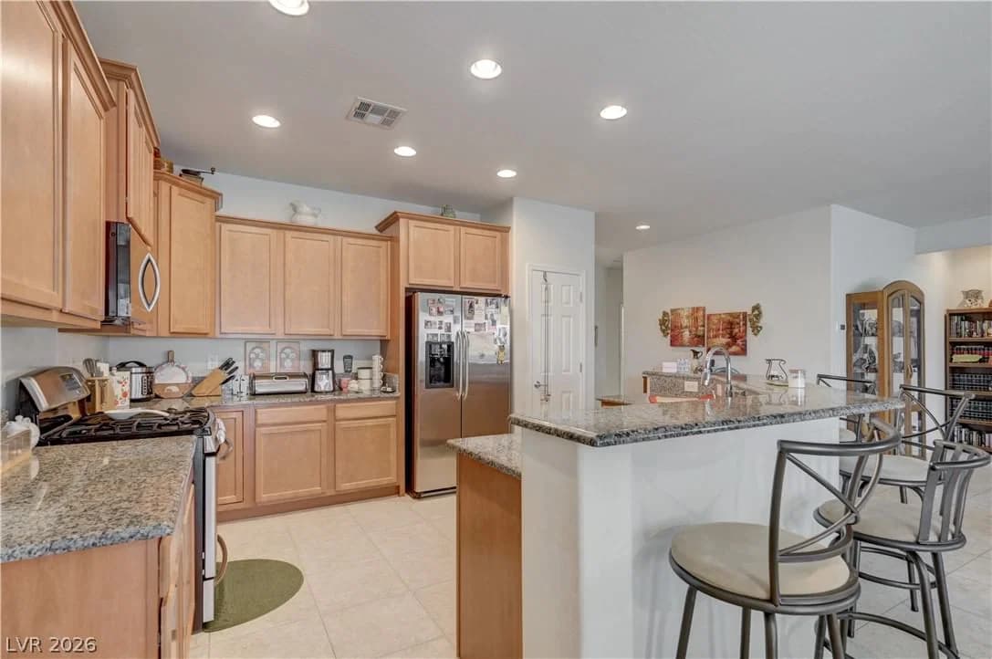 5961 CORBIN Avenue photo 4