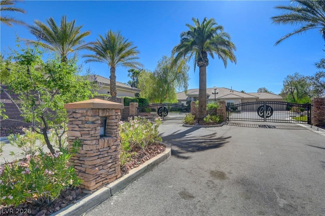 2290 Casa Bella Court photo 3