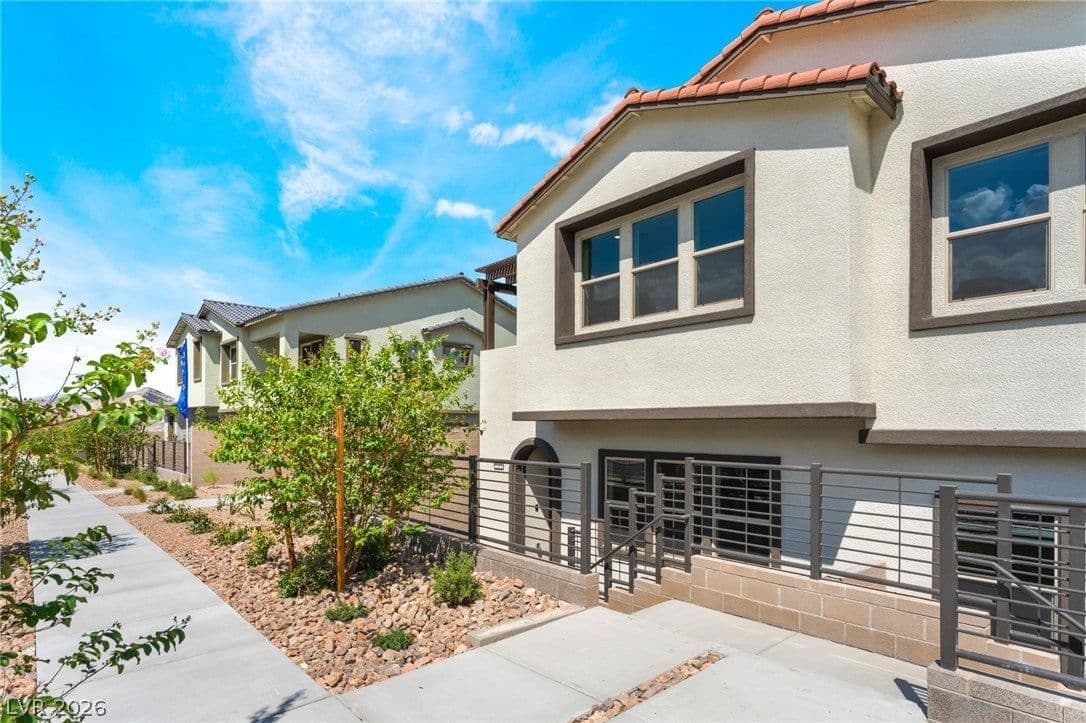 1785 Sparrow Nest Street photo 3
