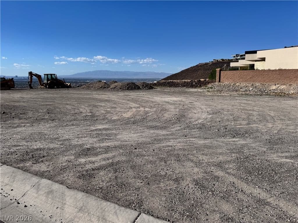 595 Cityview Ridge Drive photo 3