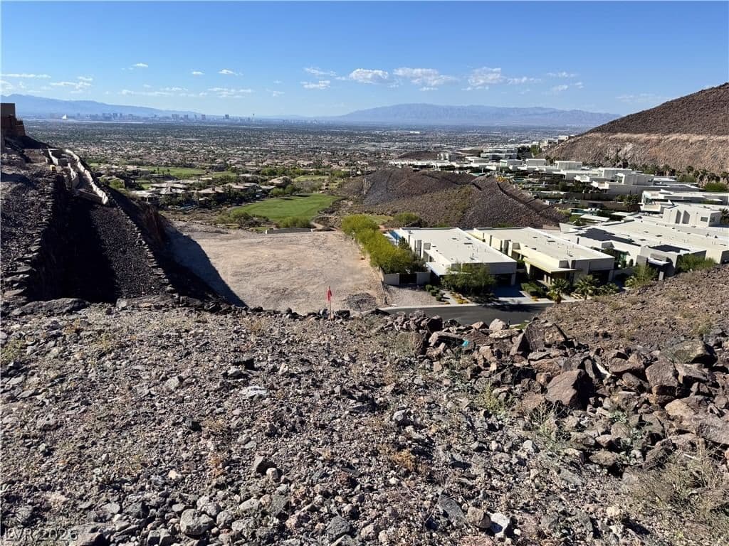 595 Cityview Ridge Drive photo 2