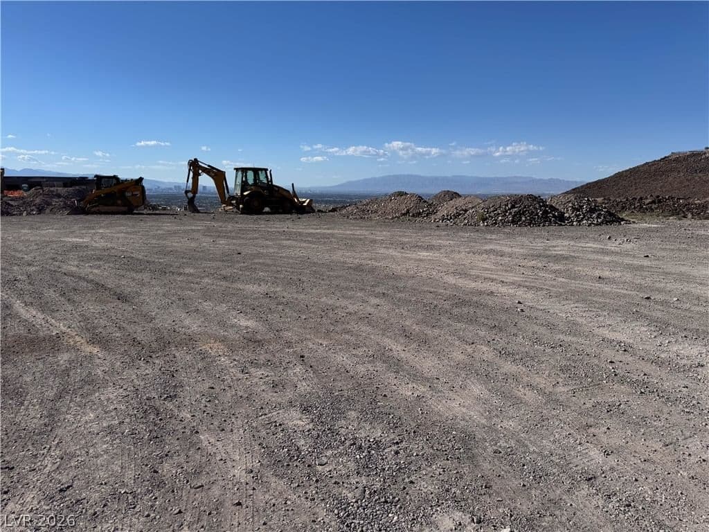 595 Cityview Ridge Drive photo 4