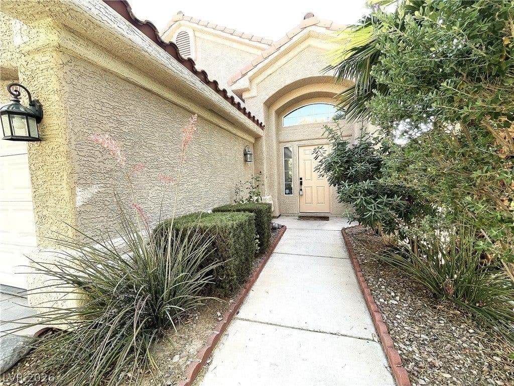 1420 Desert Hills Drive photo 3