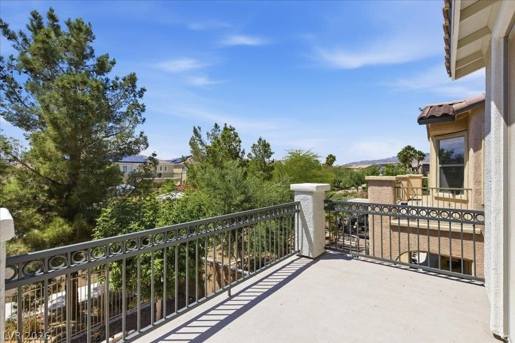 7025 Puetollano Drive photo 2