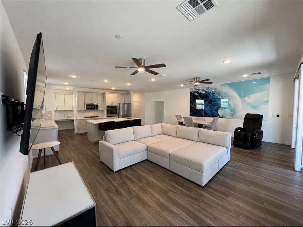 2555 Hampton Road photo 3