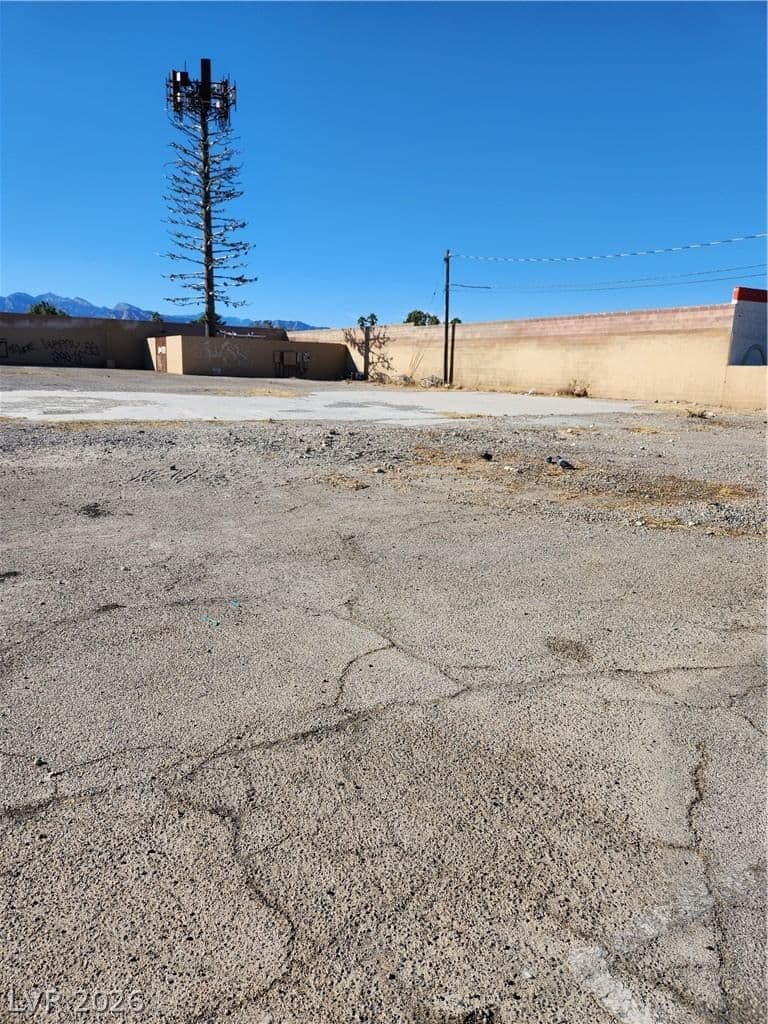 1859 Decatur Boulevard photo 2