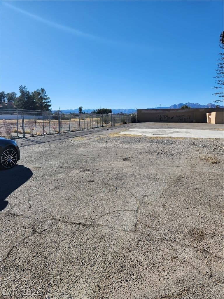 1859 Decatur Boulevard photo 3