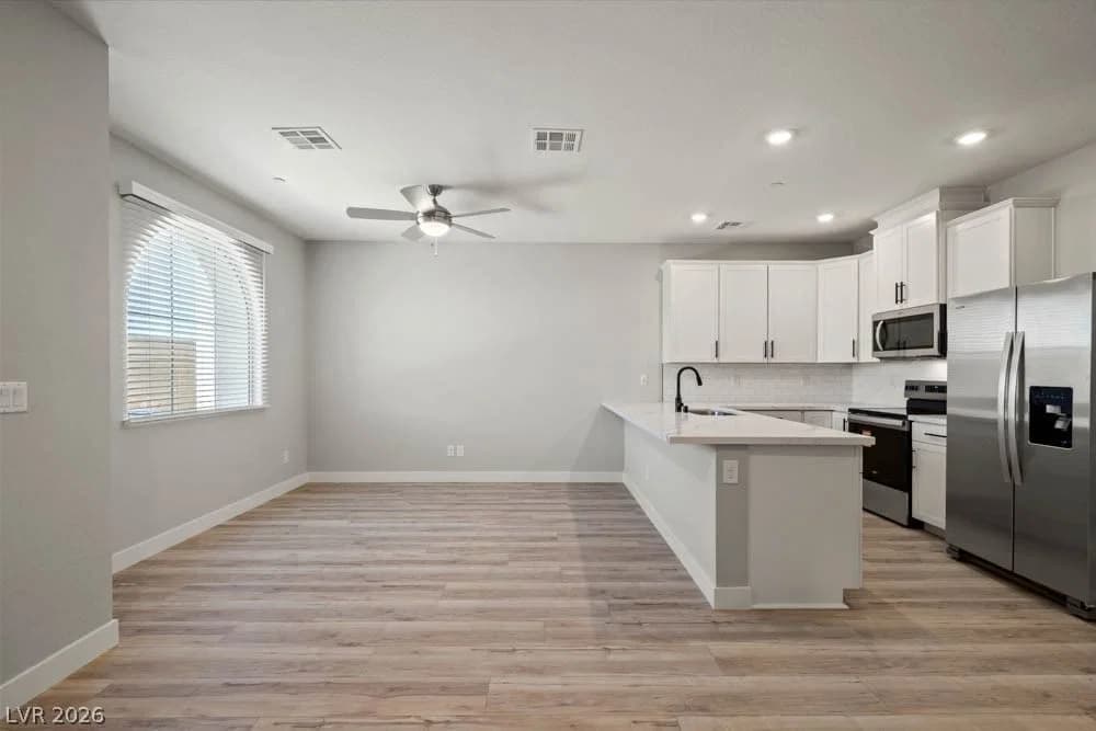 10688 Roselawn Avenue photo 2