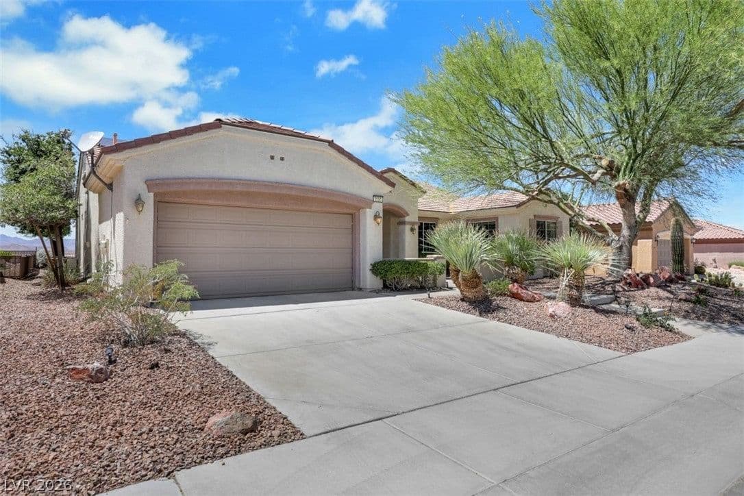 2093 Mountain City Street photo 2