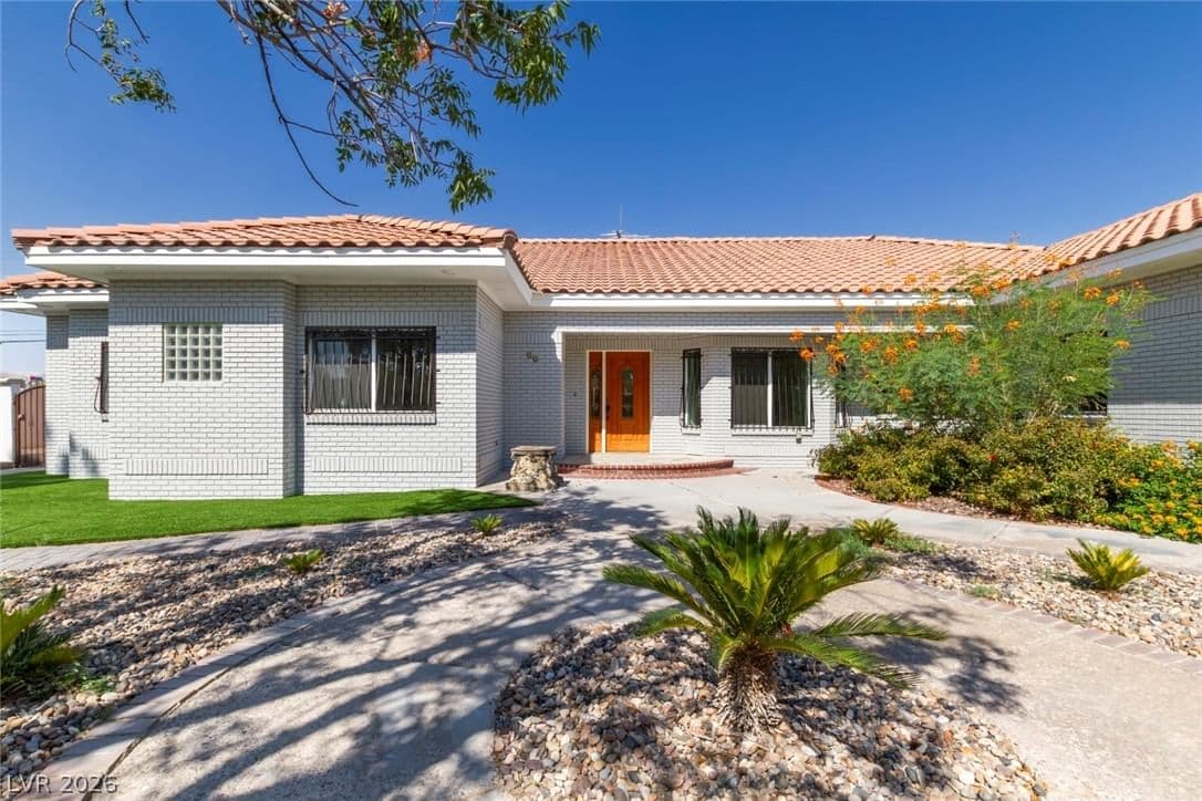 60 Levi Avenue photo 3