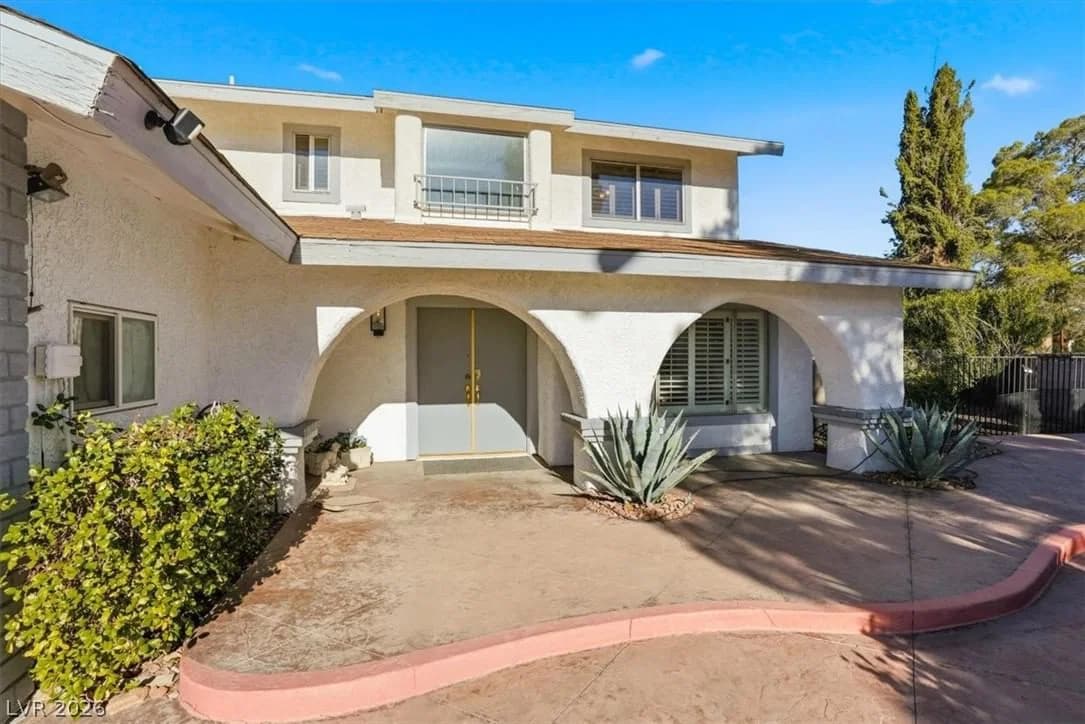 3182 Moonflower Drive photo 2