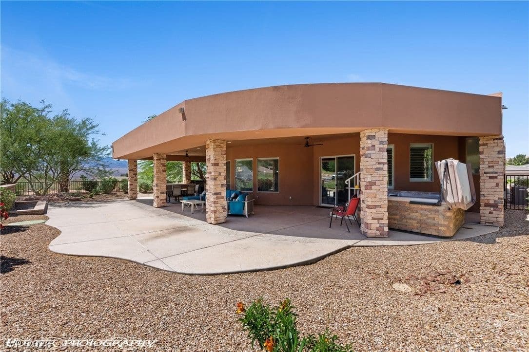 402 Links Drive photo 3