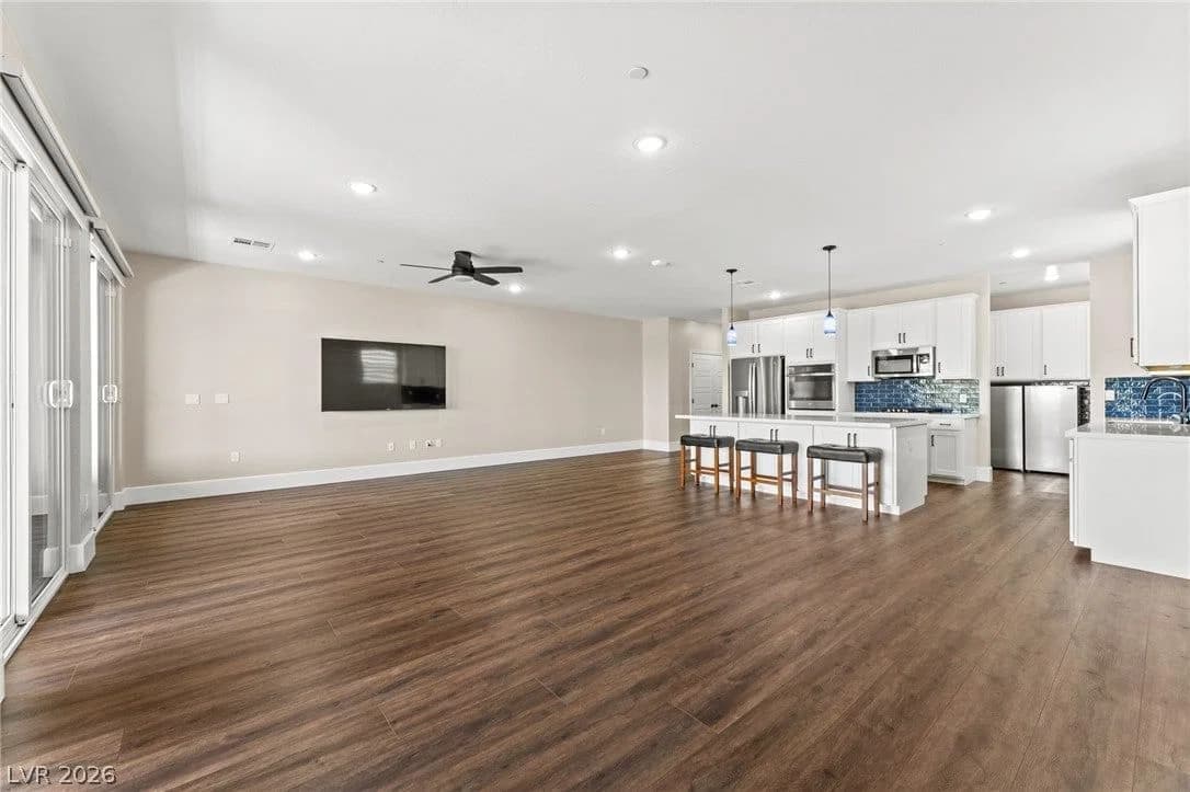 2555 Hampton Road photo 3