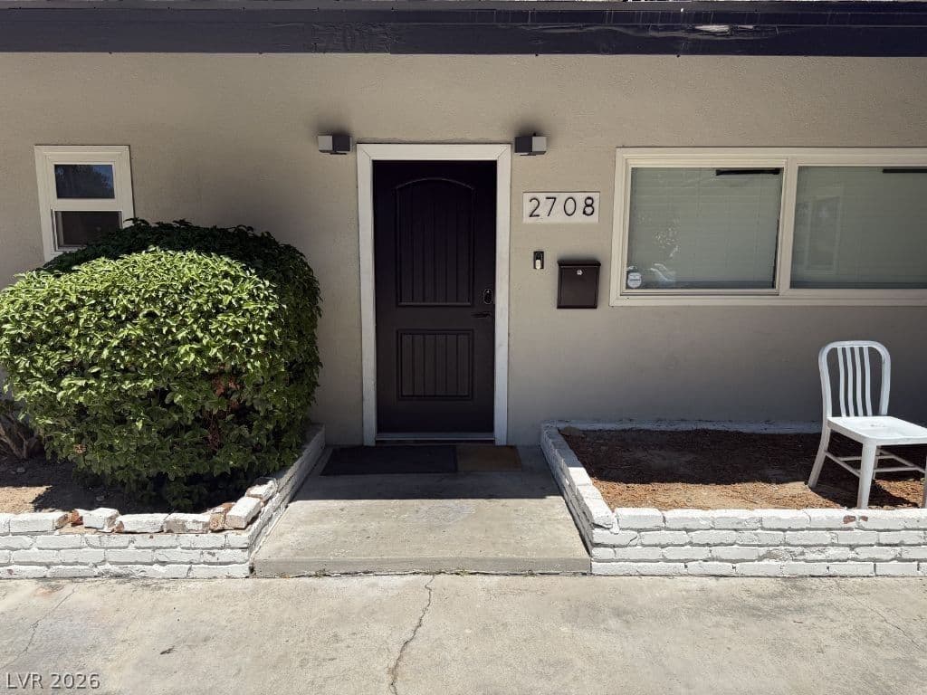 2708 Oakey Boulevard