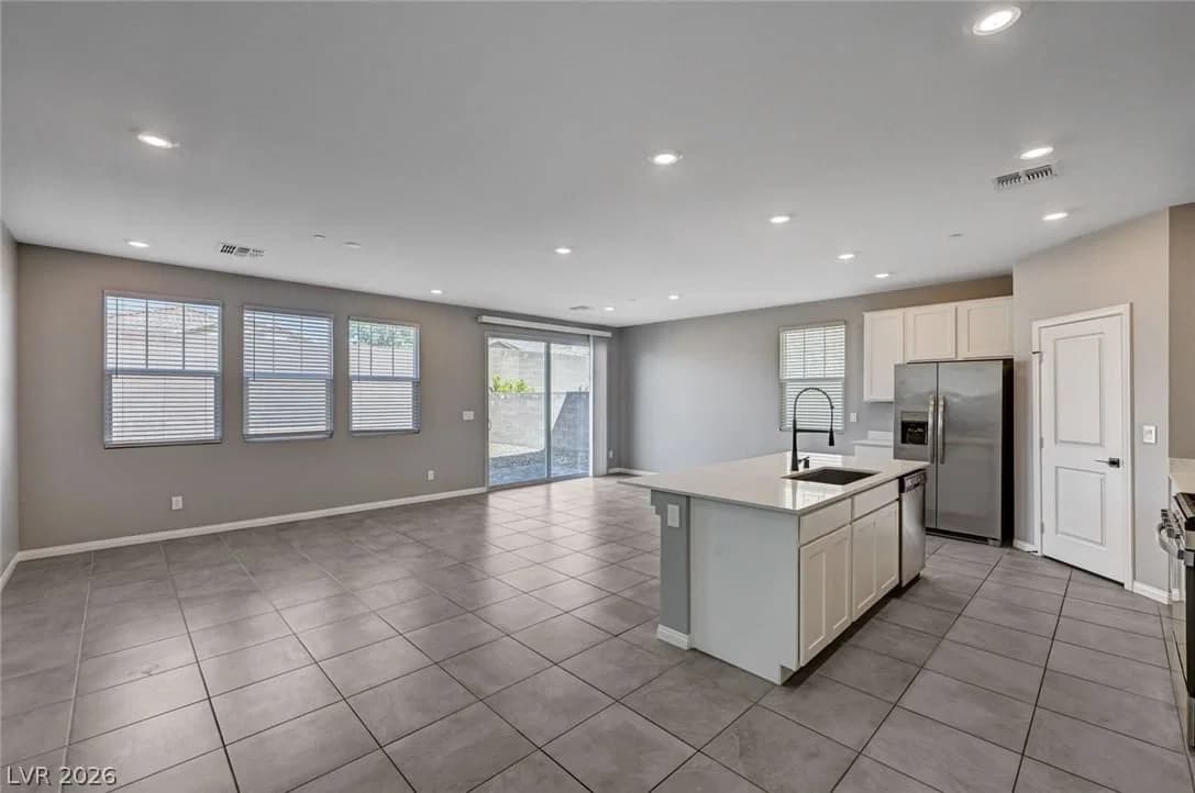 2570 Ofanto Street photo 5