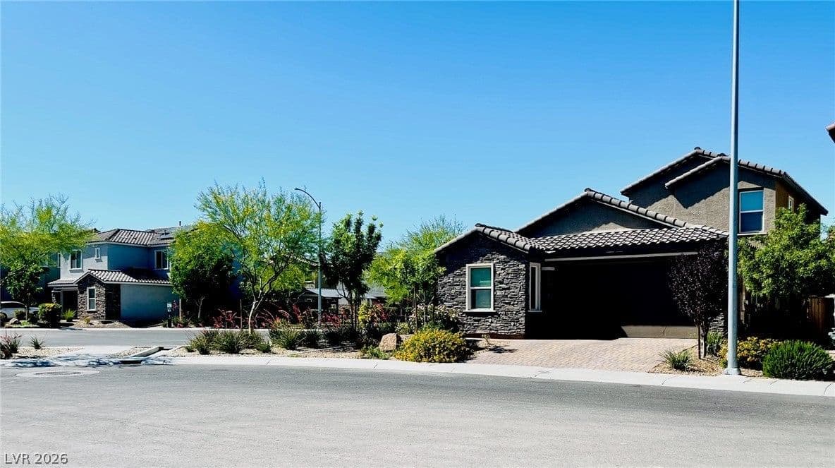 4376 Latitude Valley Court photo 2