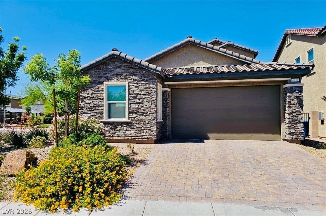 4376 Latitude Valley Court photo 3