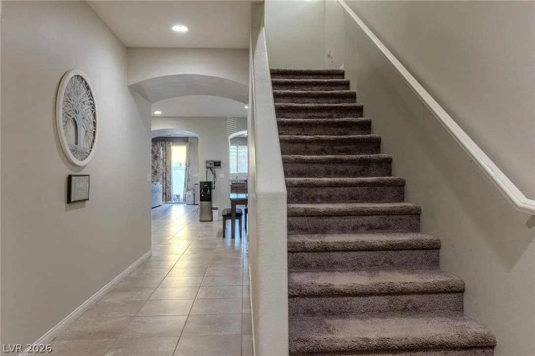 5336 mountain garland Lane photo 3