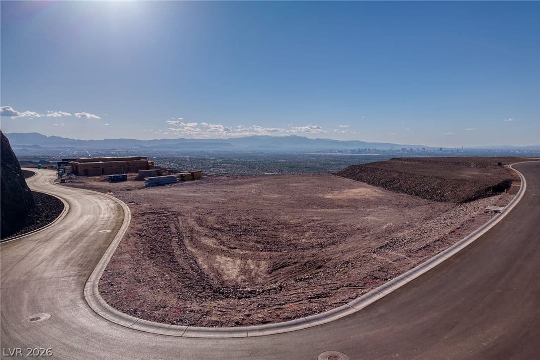 527 Rock Peak Drive photo 4