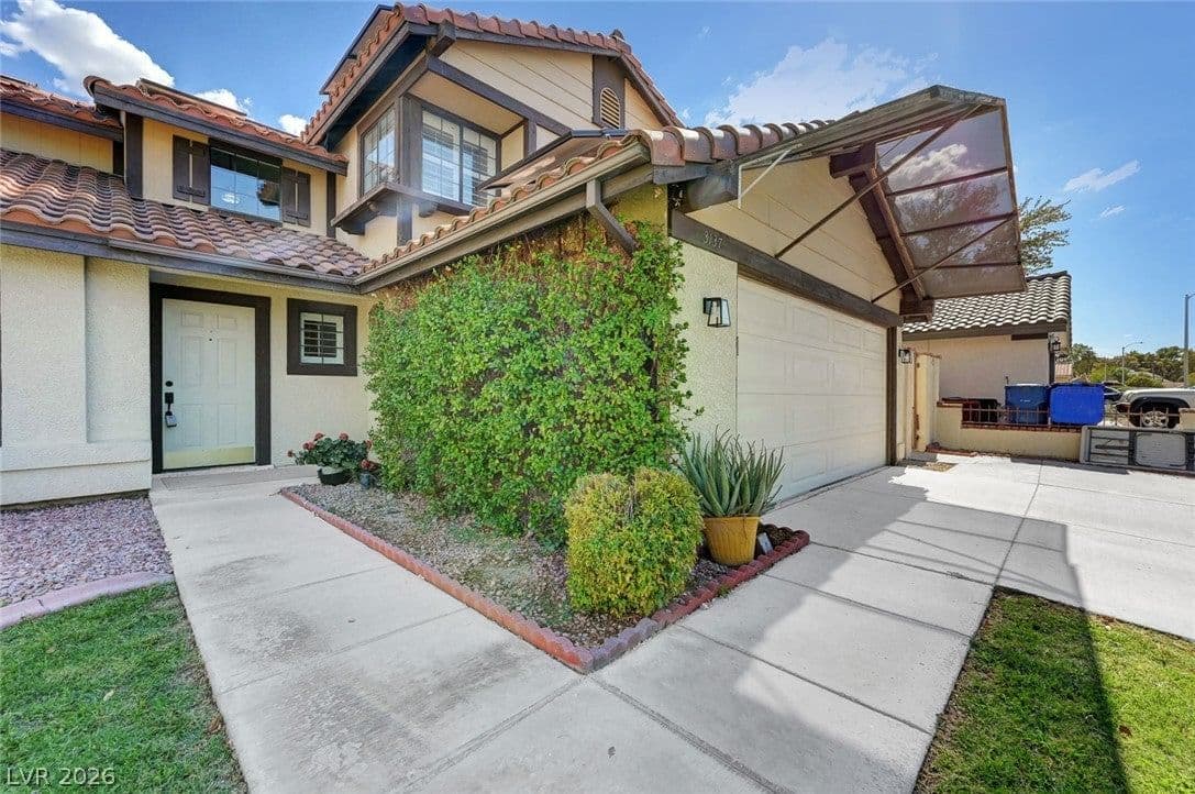 3137 Regal Oak Drive photo 4