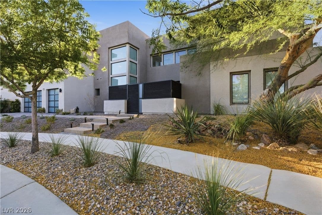 2790 La Bella Court photo 4