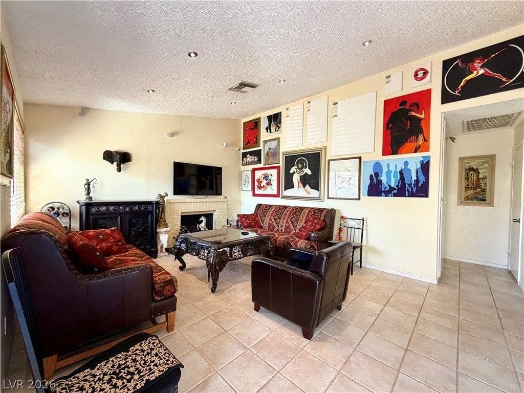 6752 Arroyo Avenue photo 3