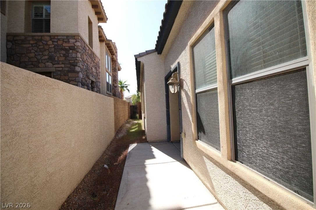 953 Via Stellato Street photo 4