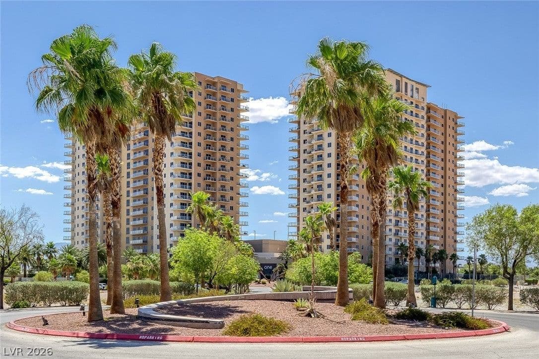 8255 Las Vegas Boulevard photo 4