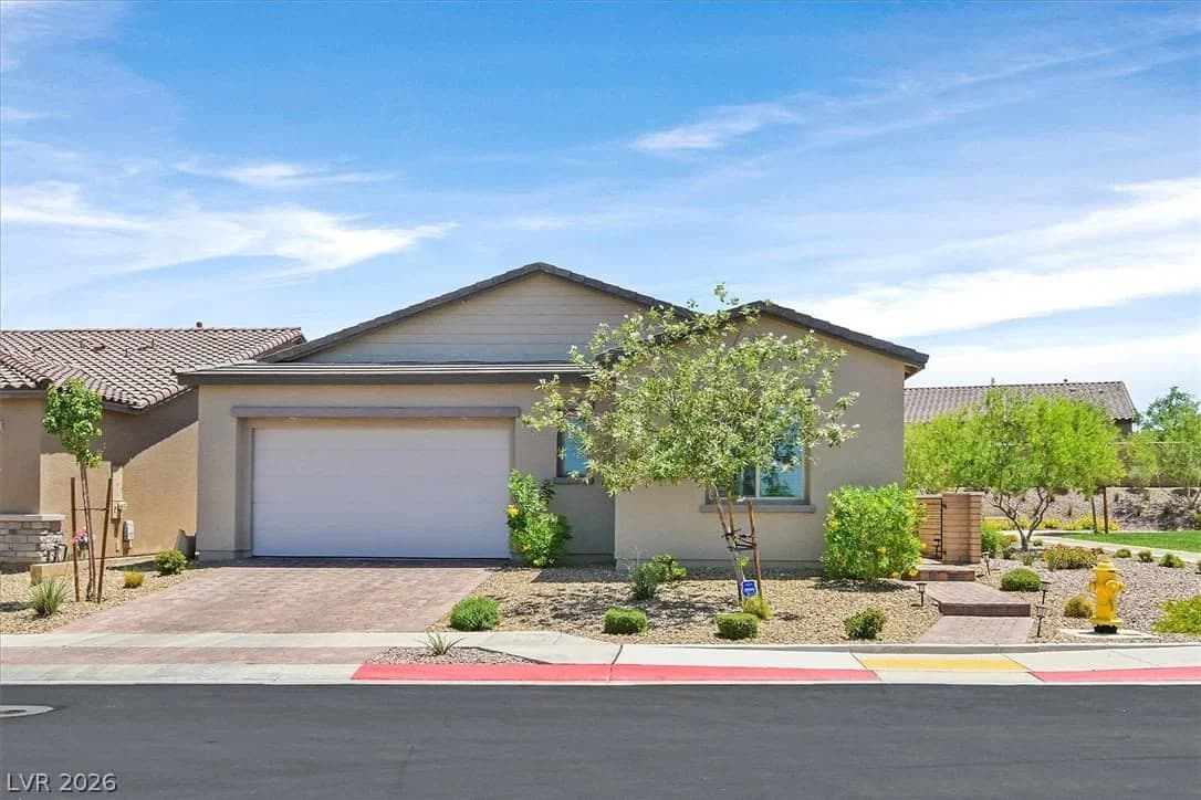 548 Comodo Street