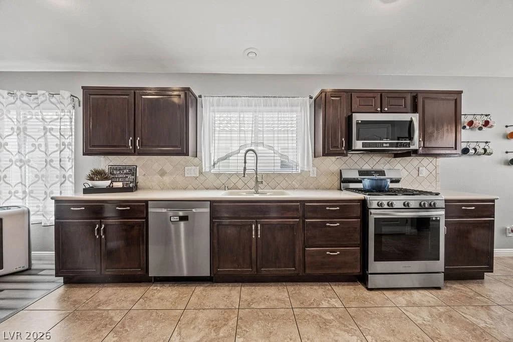 2294 Dakota Sky Court photo 4