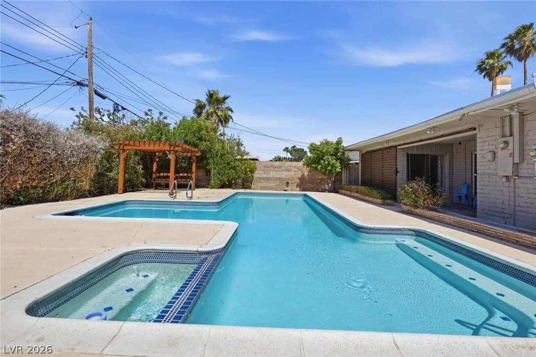 909 Canosa Avenue photo 3